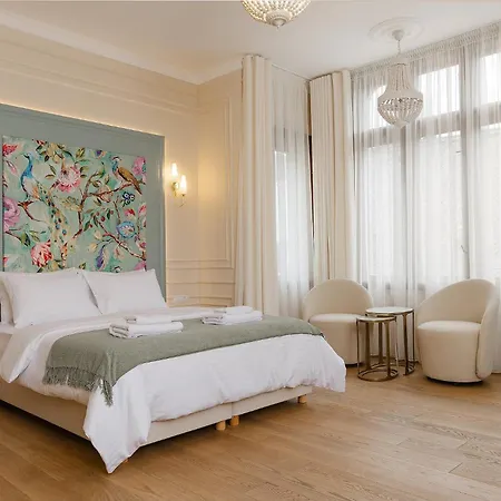 1910 Boutique - Central, Scenic, Self Check-in Hotel Braşov