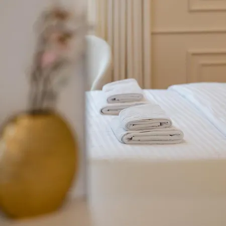 1910 Boutique - Central, Scenic, Self Check-in Braşov