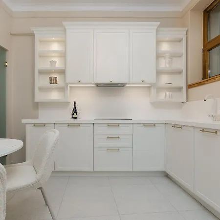 1910 Boutique - Central, Scenic, Self Check-in 4* Braşov