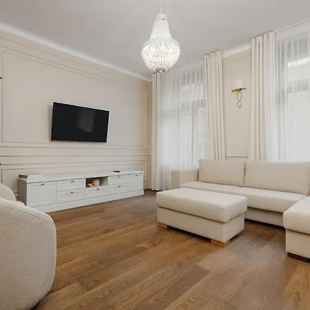 1910 Boutique - Central, Scenic, Self Check-in 4* Μπρασόβ