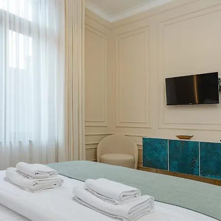 1910 Boutique - Central, Scenic, Self Check-in Hotel Braşov