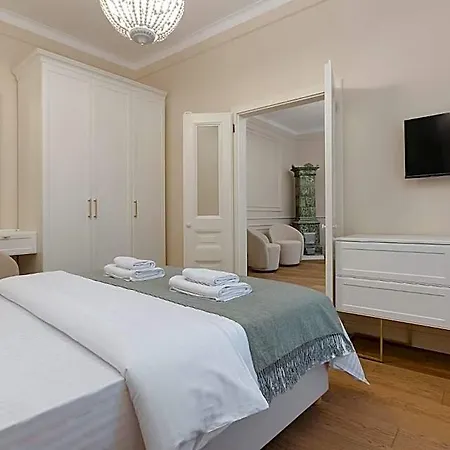 1910 Boutique - Central, Scenic, Self Check-in Otel Braşov