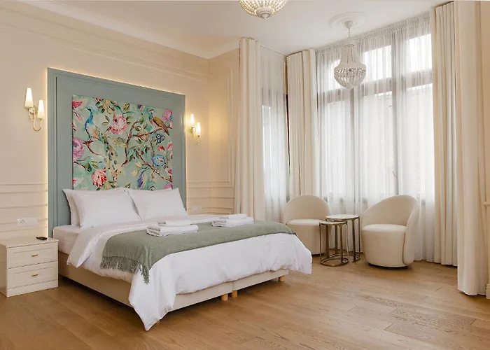 1910 Boutique - Central, Scenic, Self Check-in Hotel Braşov