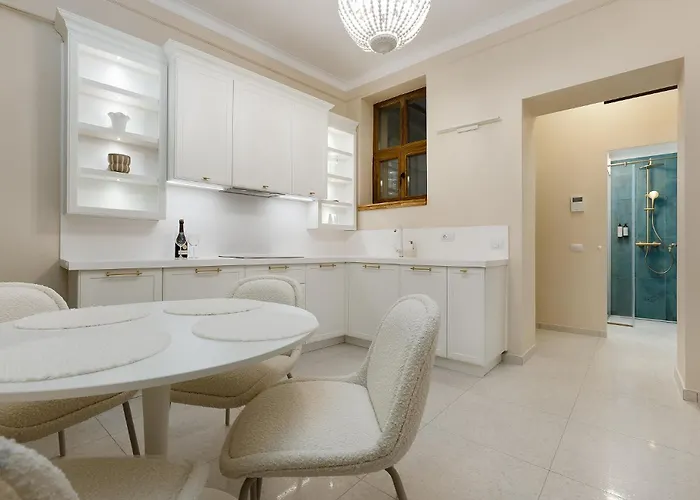 1910 Boutique - Central, Scenic, Self Check-in 4* Braşov